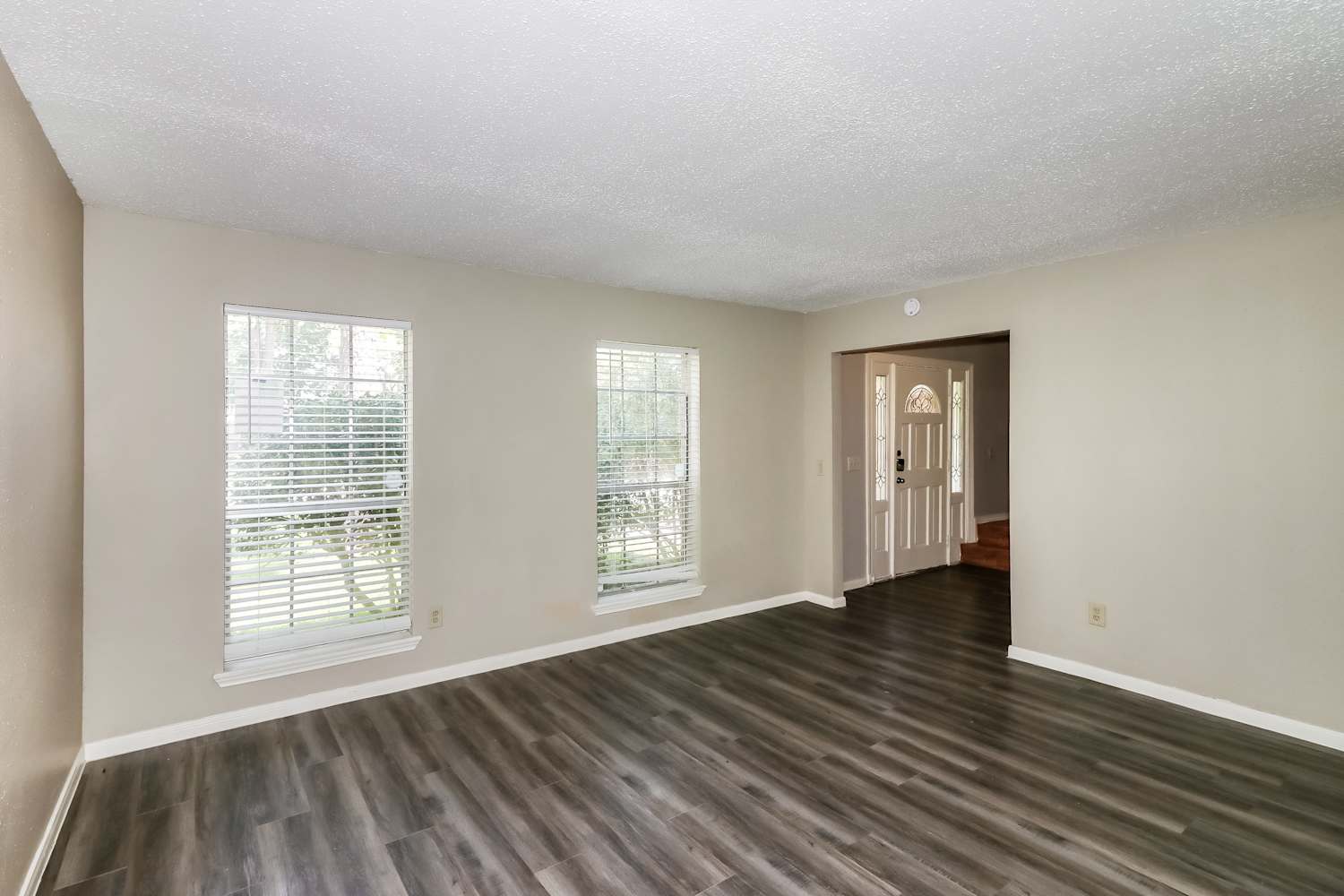 16011 Sweetwater Creek Dr photo 4