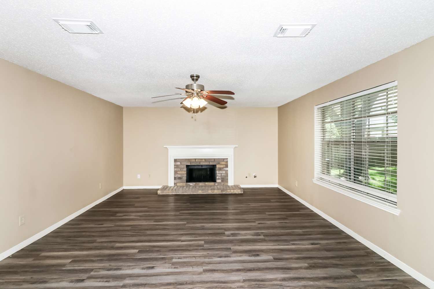 16011 Sweetwater Creek Dr photo 5