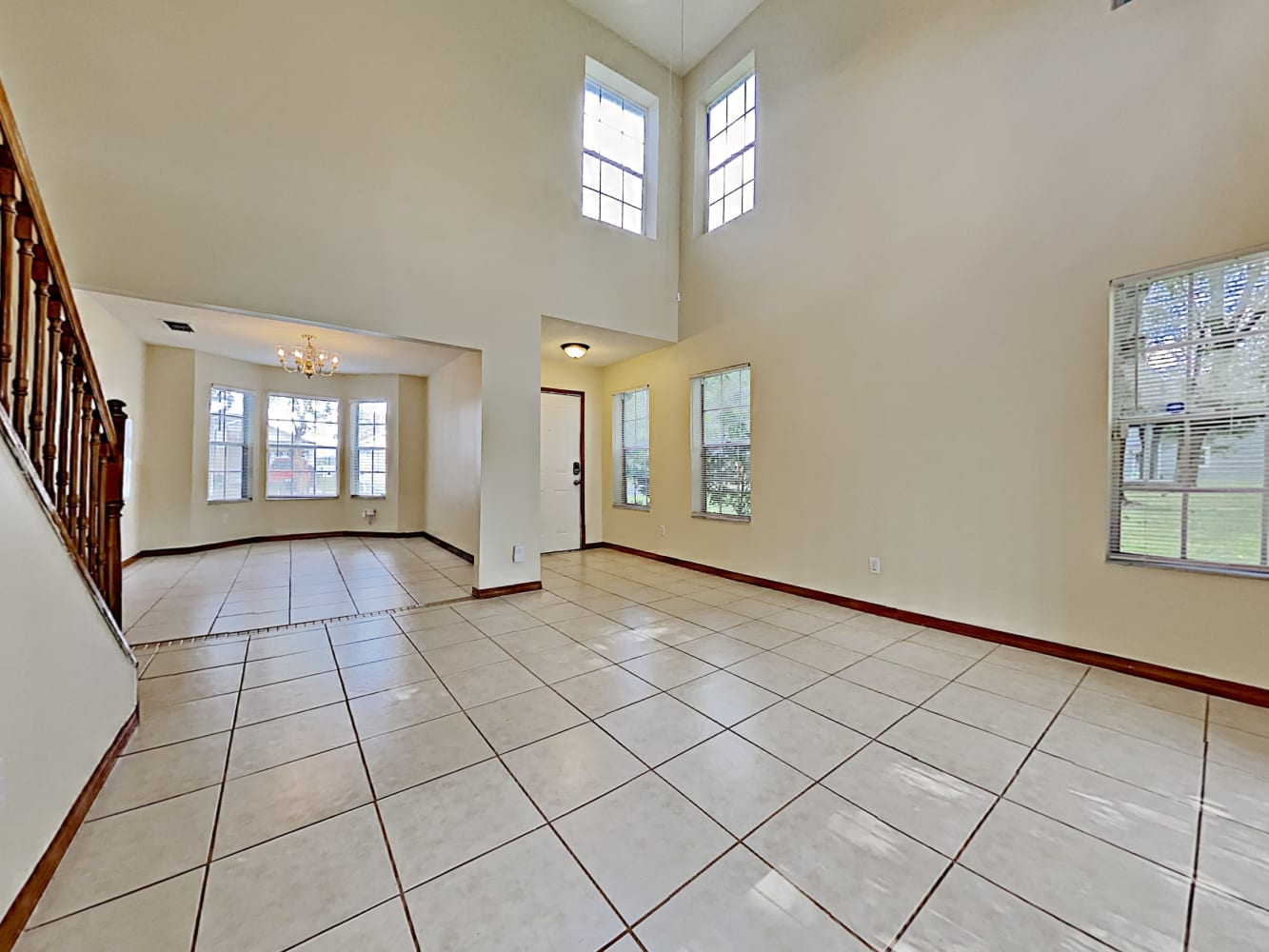 1603 Chatham Cir photo 4