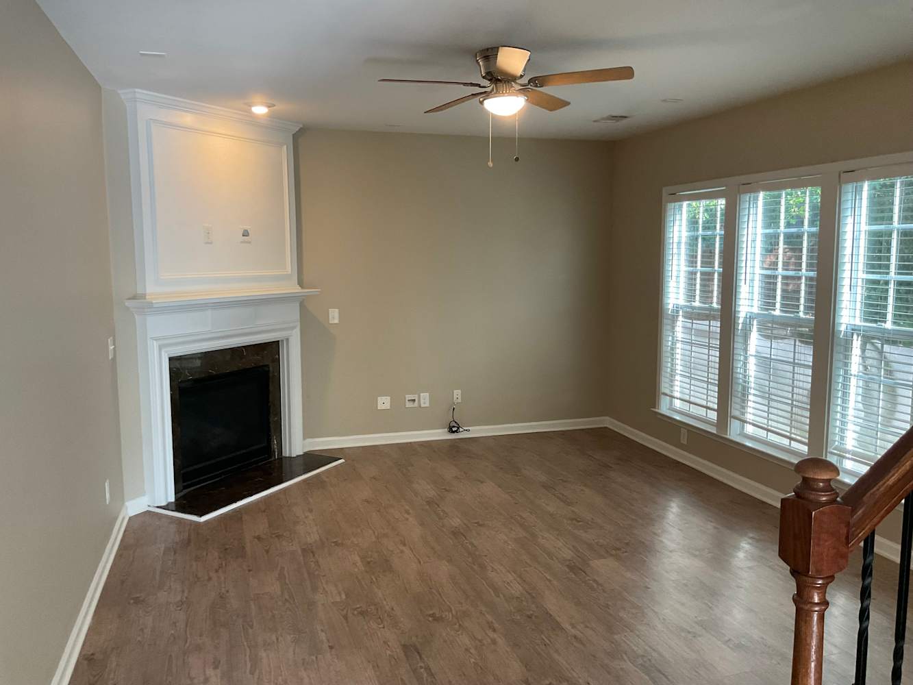 160 Edgewater Trl photo 4