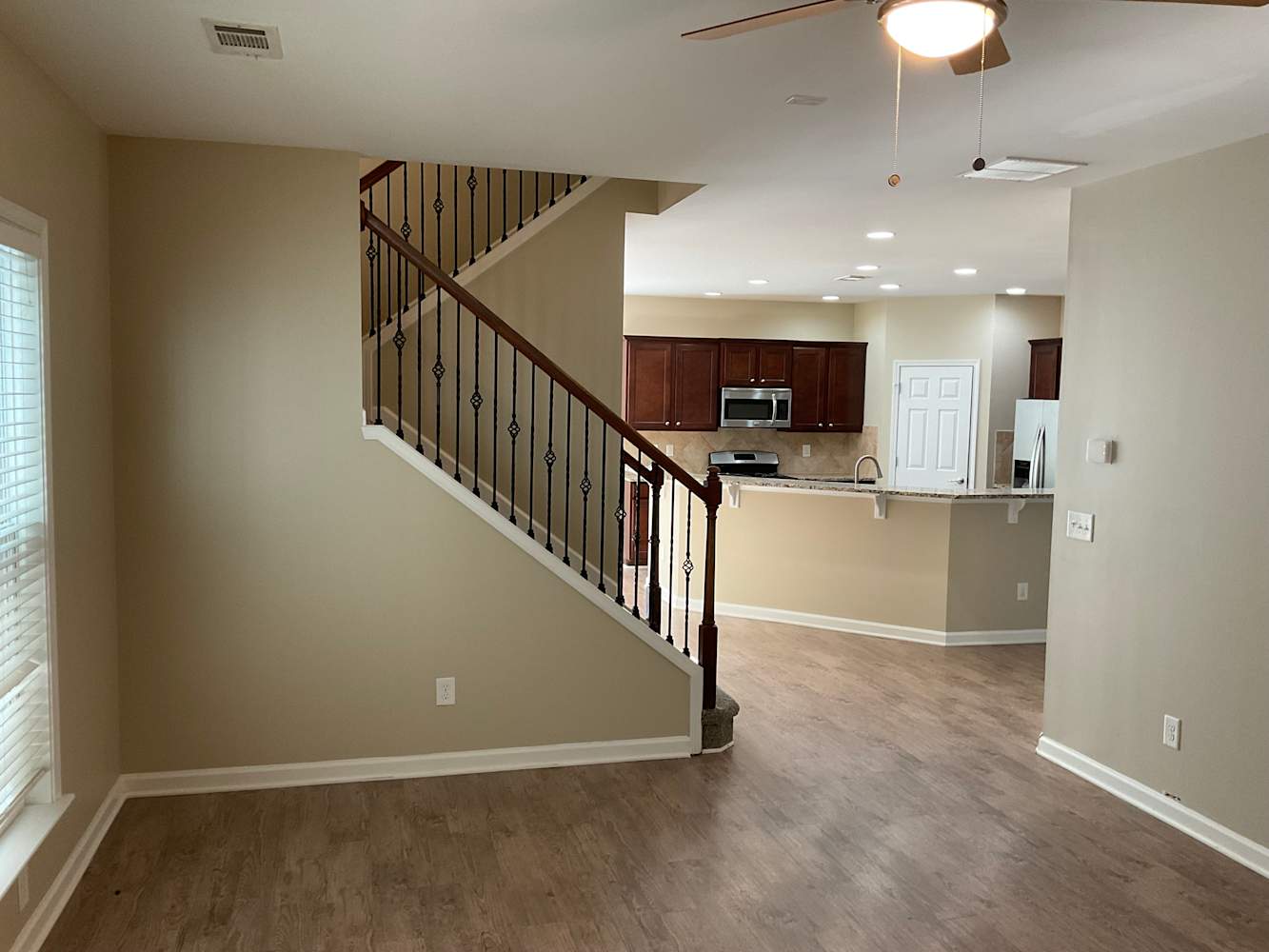 160 Edgewater Trl photo 5