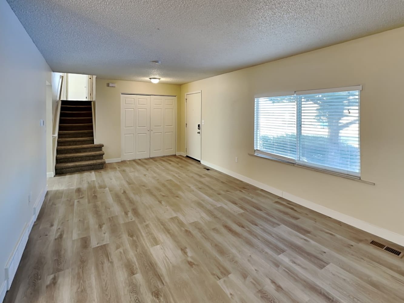 16524 E Floyd Ave photo 5
