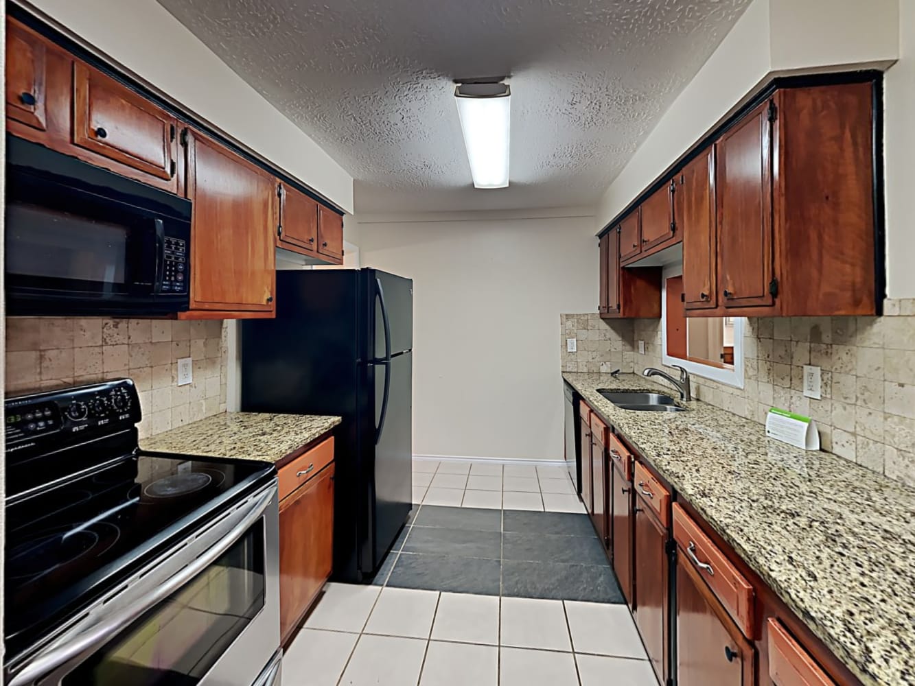 16611 Blackhawk Blvd photo 5
