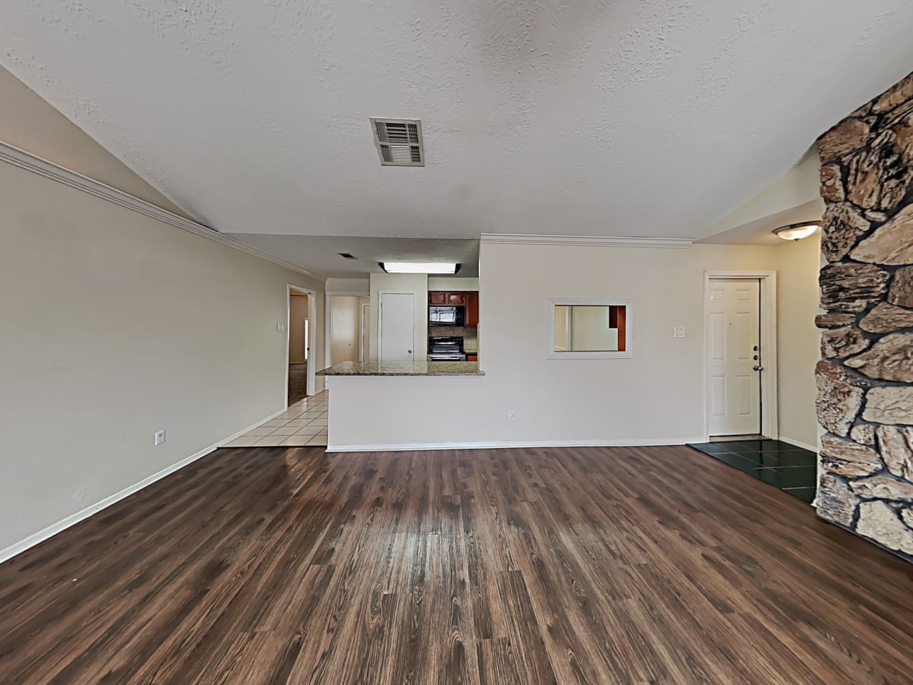 16611 Blackhawk Blvd photo 4