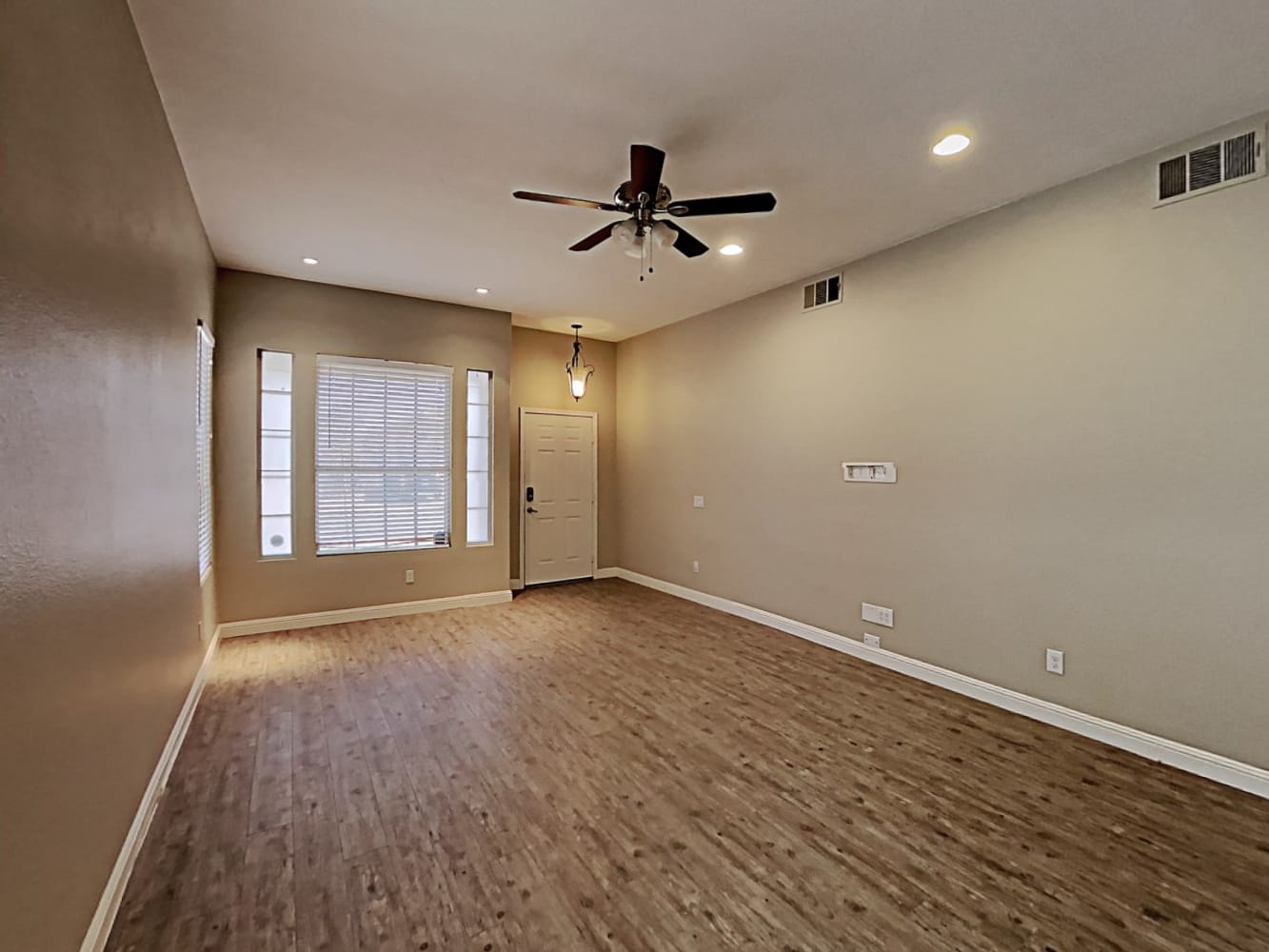 7113 Wonderberry St photo 4