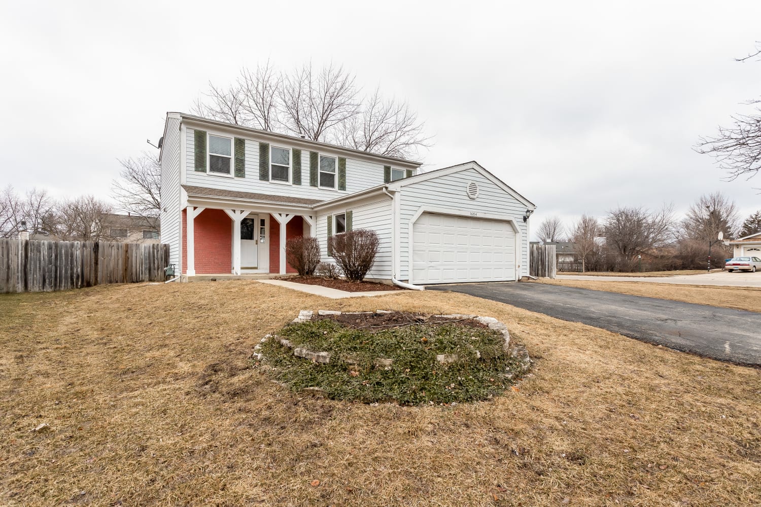 1684 Trafalgar Ln photo 2