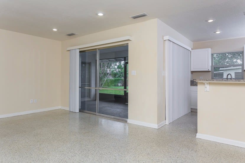 1710 Puritan Ave photo 3
