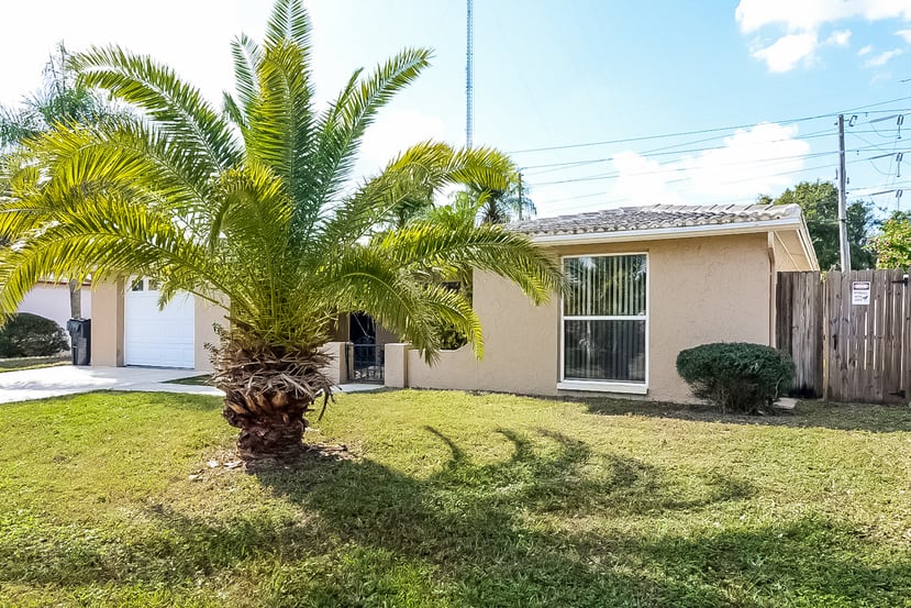 1741 Dartmouth Dr photo 2