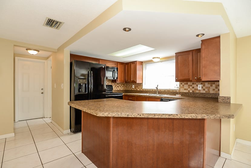 1741 Dartmouth Dr photo 5