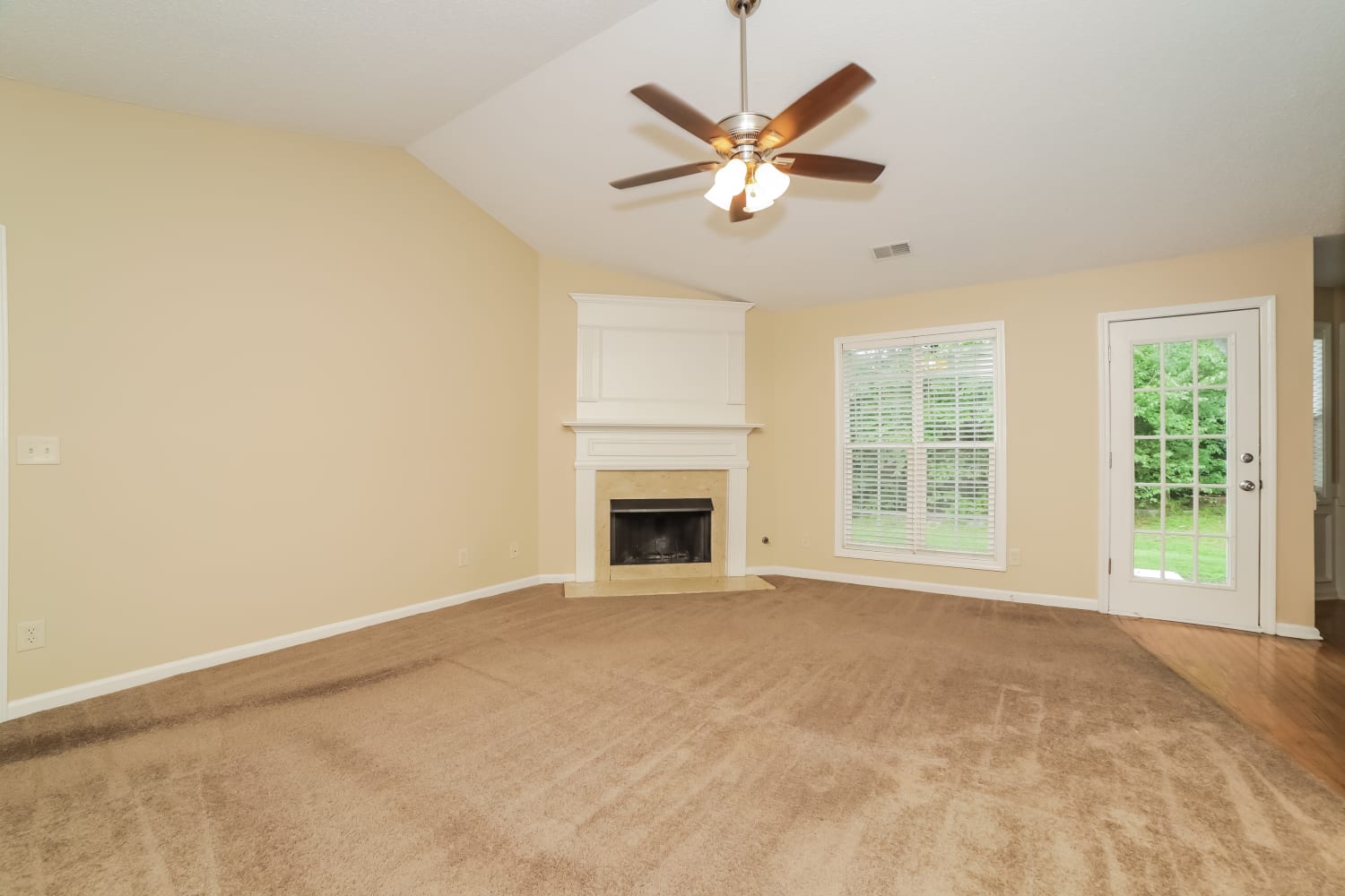 1747 Fort River Way photo 4