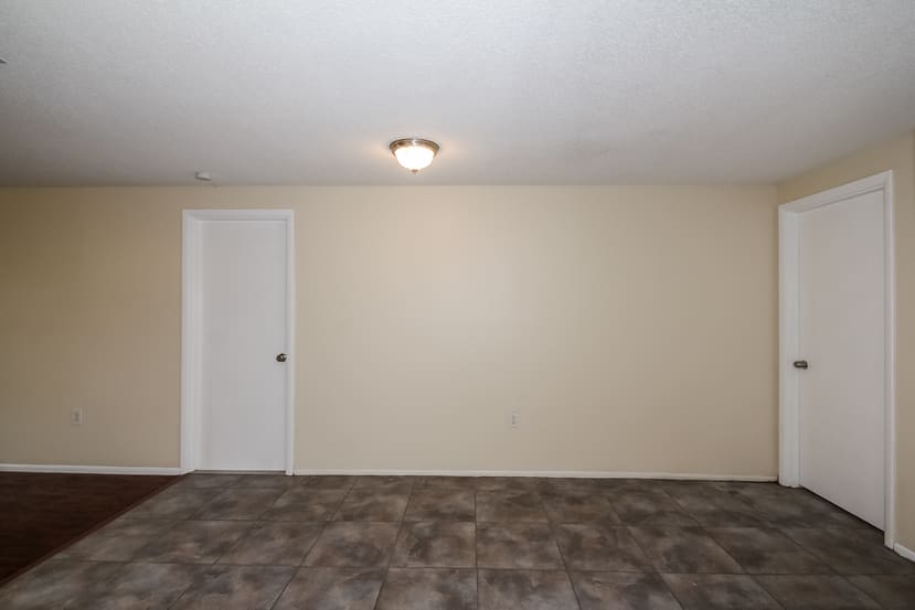 1754 Forest Rd photo 5