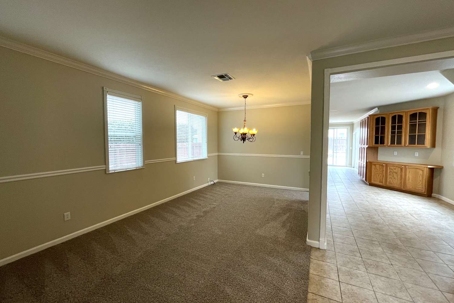 1764 Dover Cir photo 3