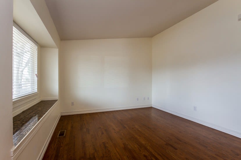1772 S Genoa Way photo 4