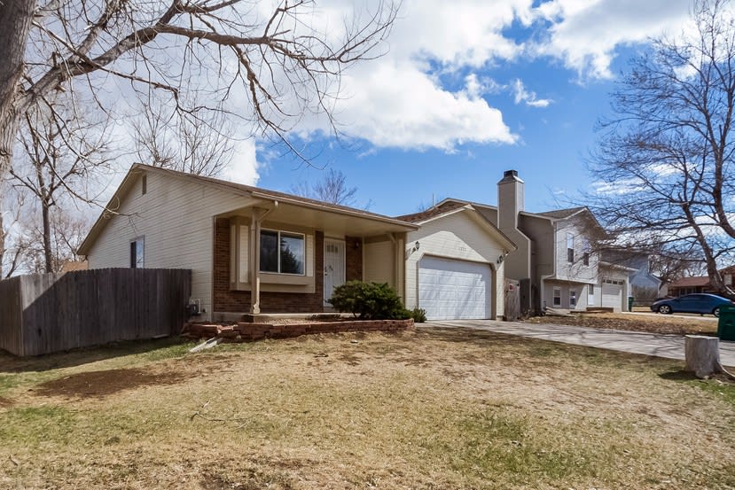 1772 S Genoa Way photo 2