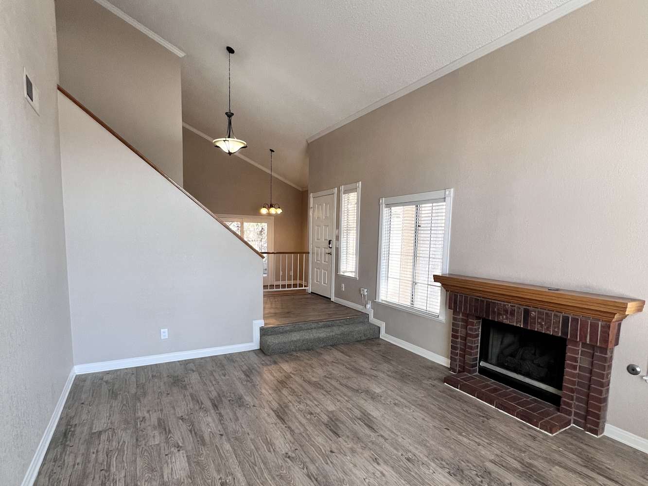 760 Charwood Cir photo 4