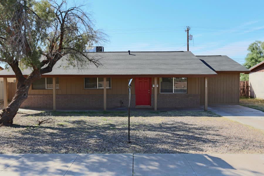1800 W Mountain View Cir photo 3
