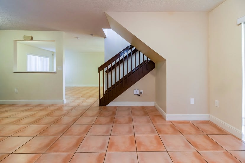 18118 SW 154th Ct photo 4