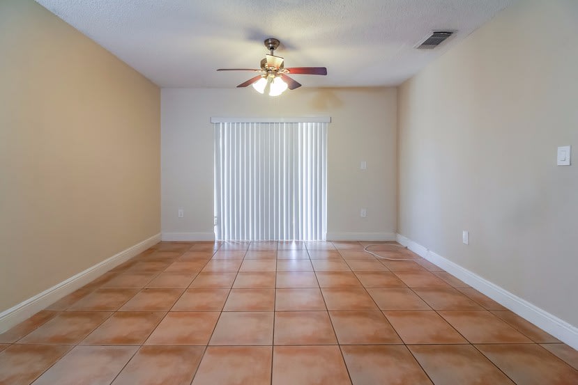 18118 SW 154th Ct photo 5