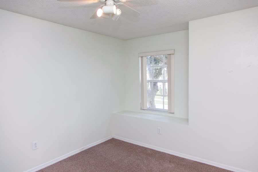 1823 Dockside Dr photo 4