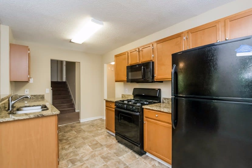 1830 Killarney Dr SW photo 4
