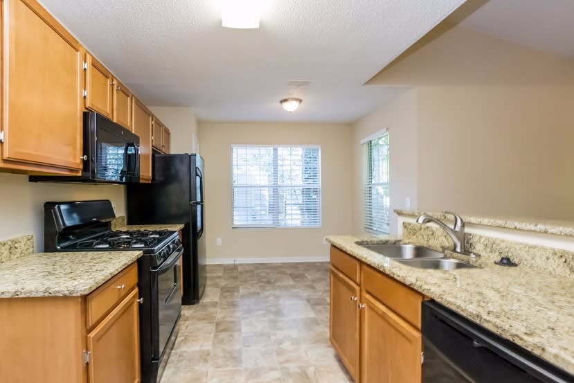 1830 Killarney Dr SW photo 5