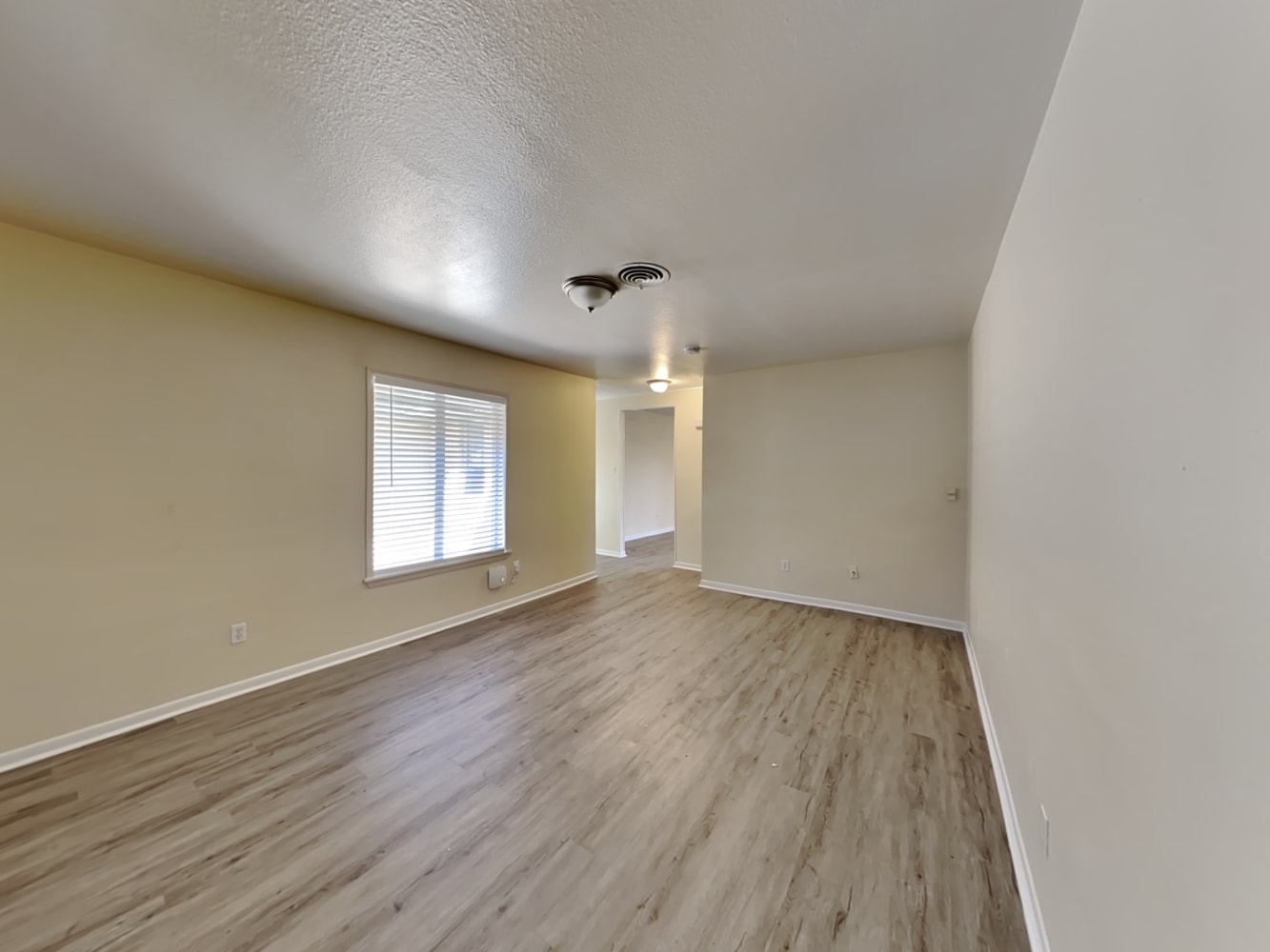 1908 Sunset Ct N photo 3