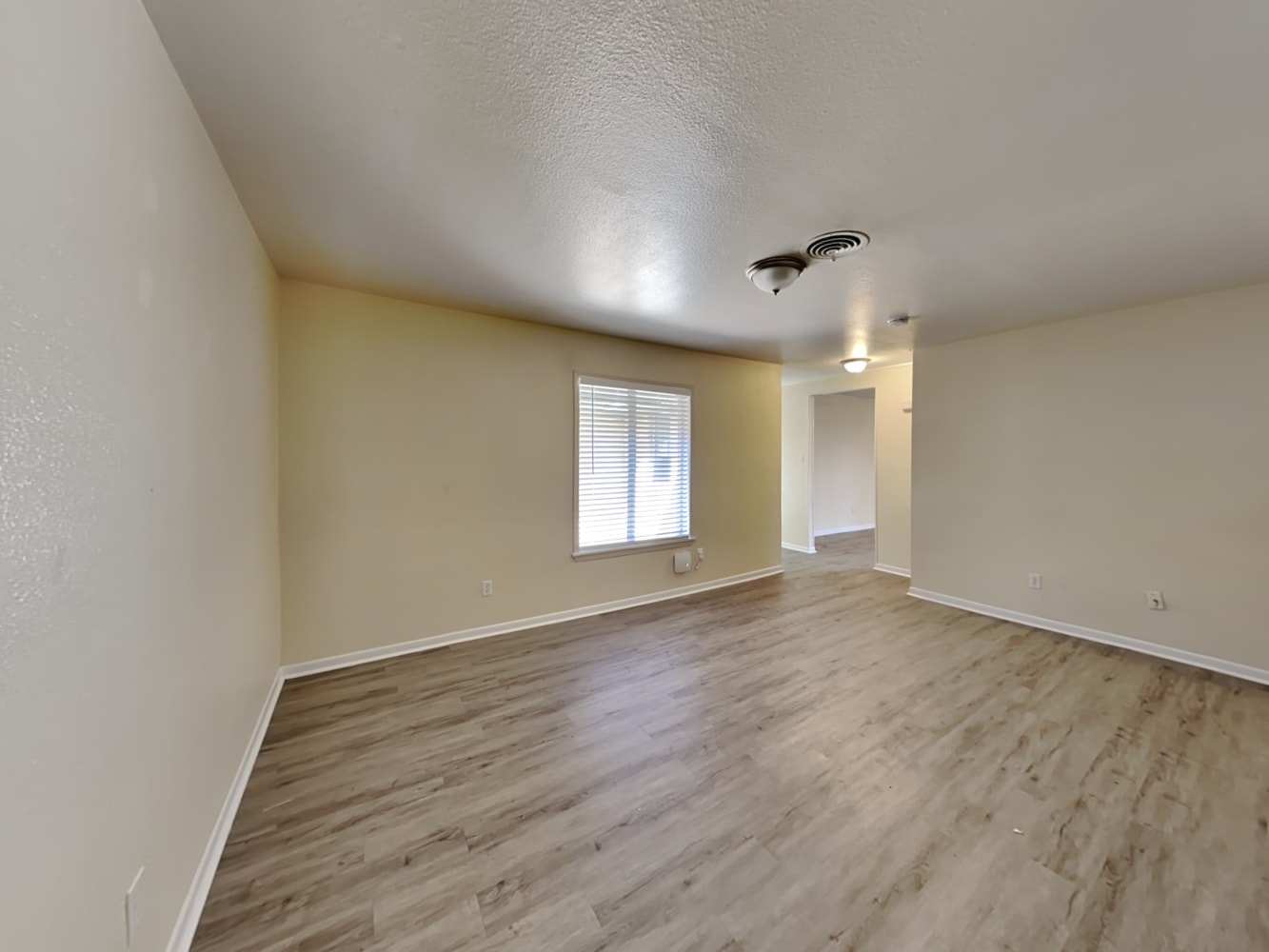 1908 Sunset Ct N photo 4
