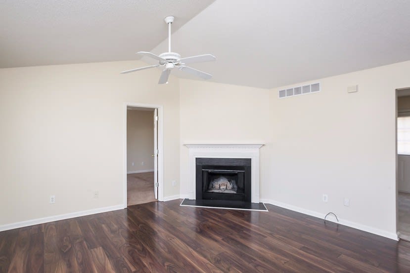 96 Connie Dr photo 3