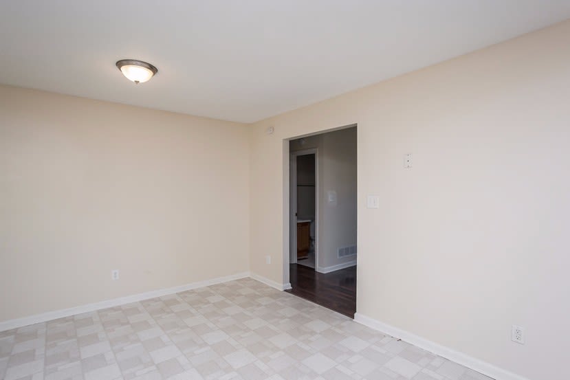 96 Connie Dr photo 4