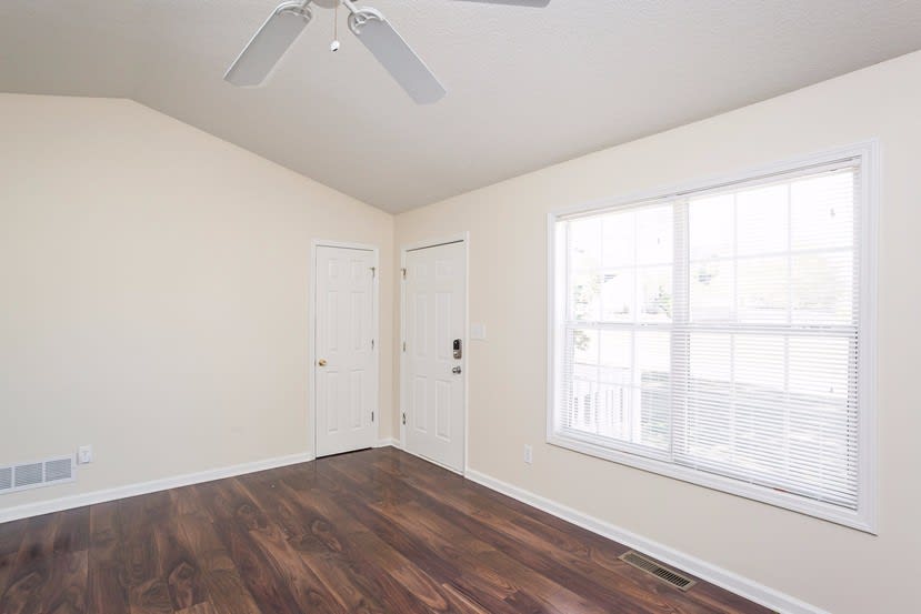 96 Connie Dr photo 2