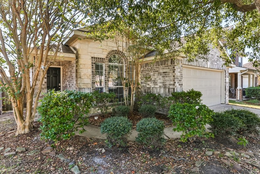 19811 Whispering Hollow Ln photo 2