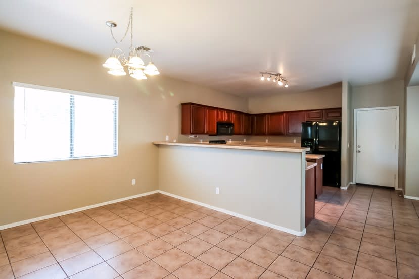 8421 W Miami St photo 4