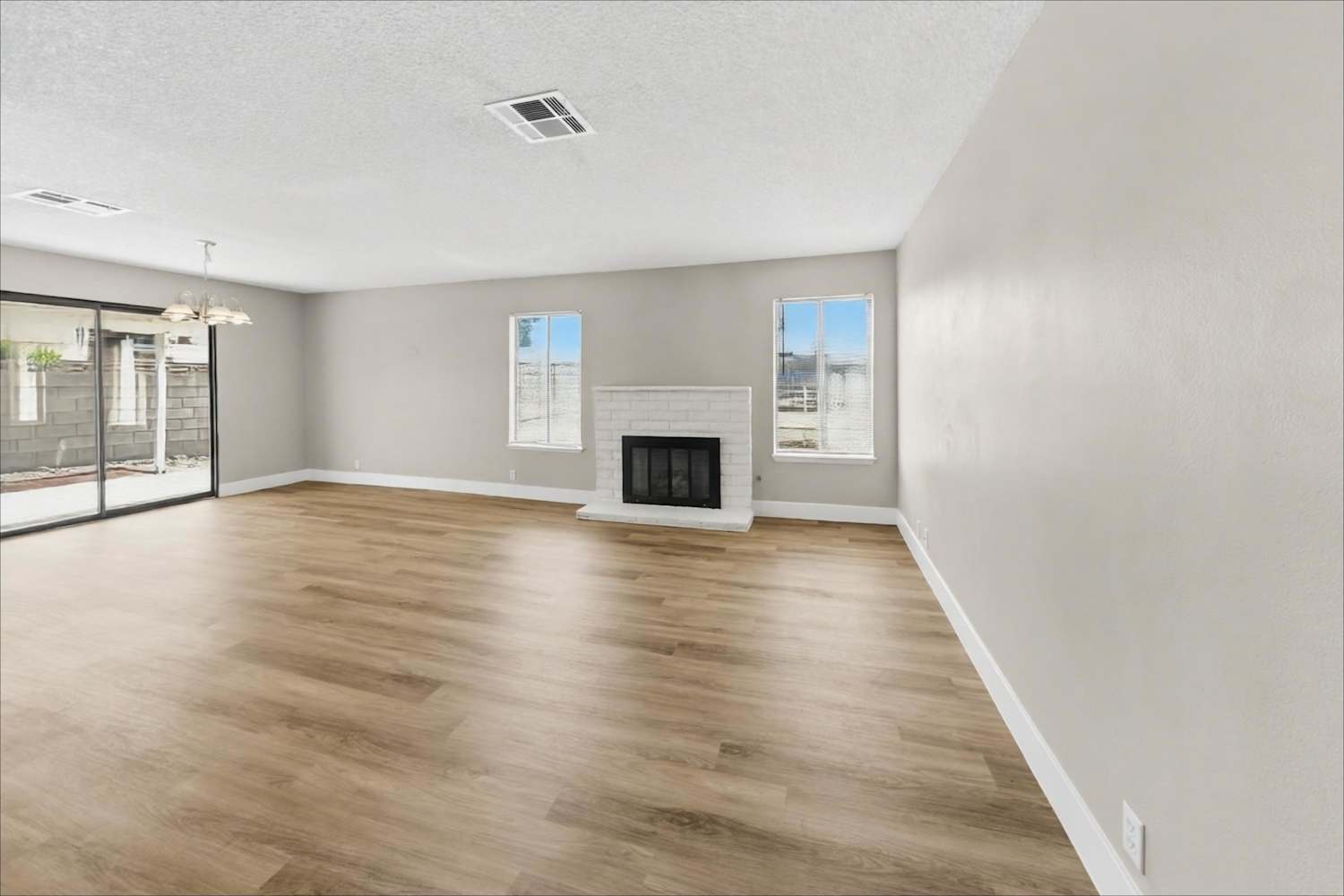 2509 Buckthorn Cir photo 4