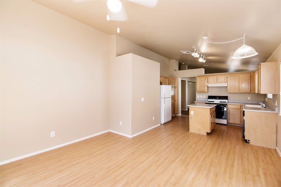 7285 Golden Star Ave photo 2