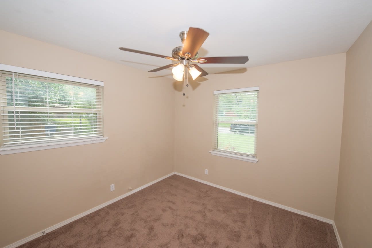 202 Jefflyn Ct photo 5