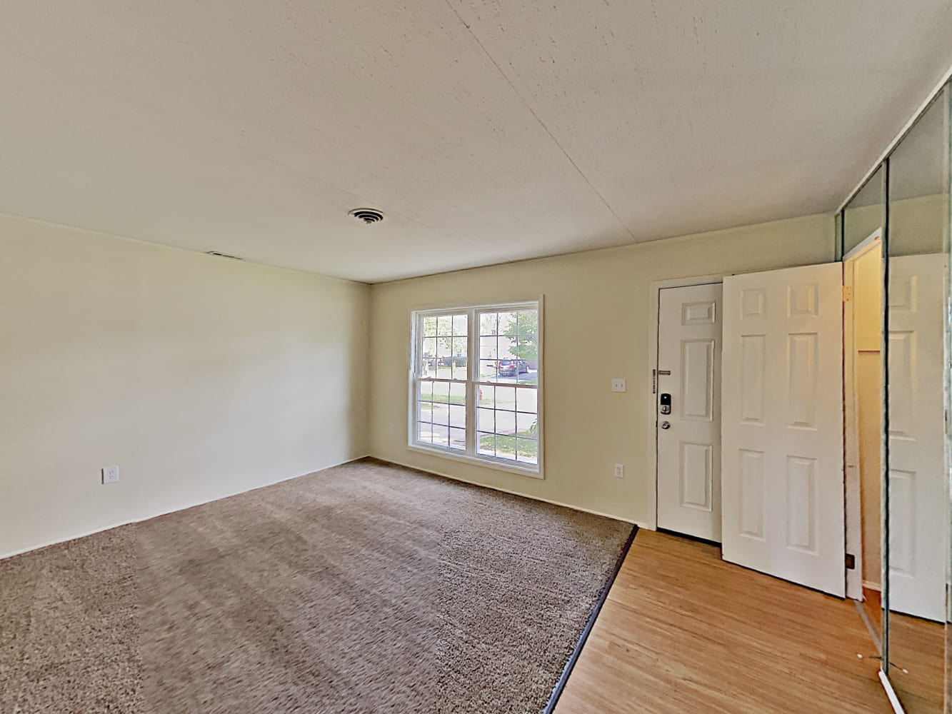 202 Mayfield Dr photo 4