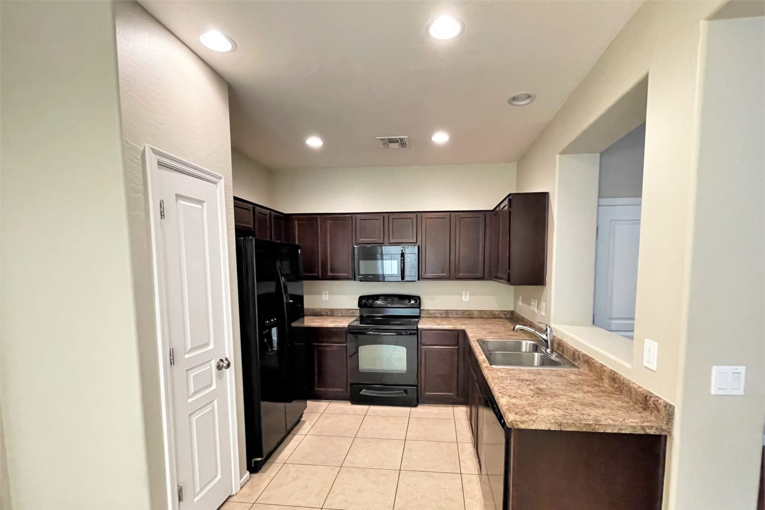 3915 S Napa Ln photo 5