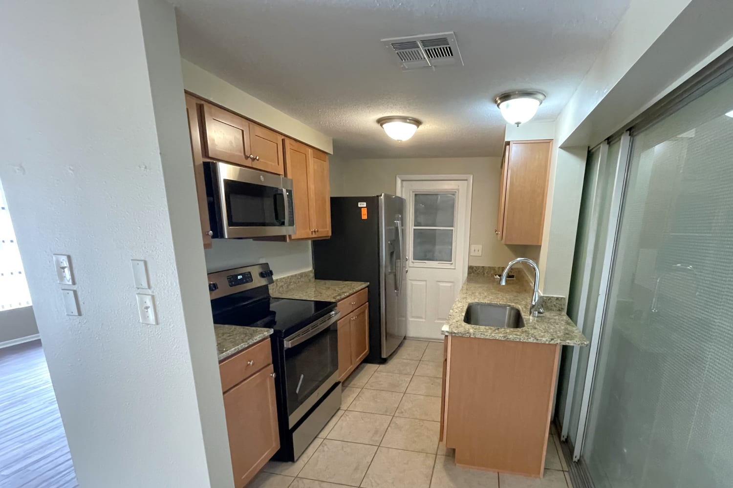 20302 Lorenzo Ave photo 5