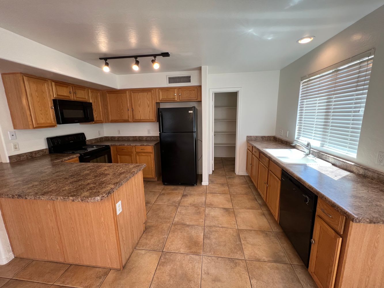 1418 S 122nd Ln photo 5