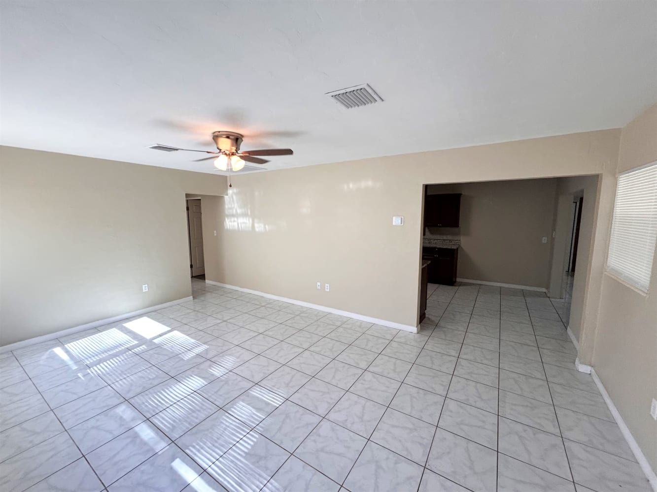 2033 Dodge Ave photo 4