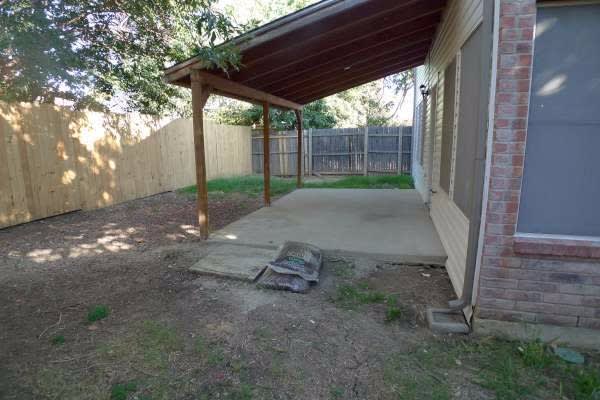2040 Cardinal Ln photo 5