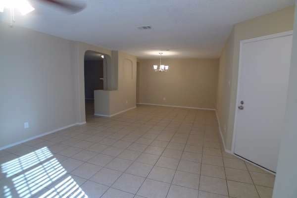2040 Cardinal Ln photo 3