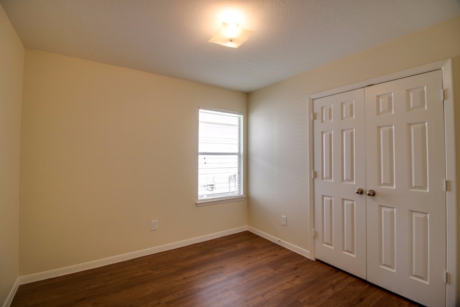 6047 Brenwood Trails Ln photo 2