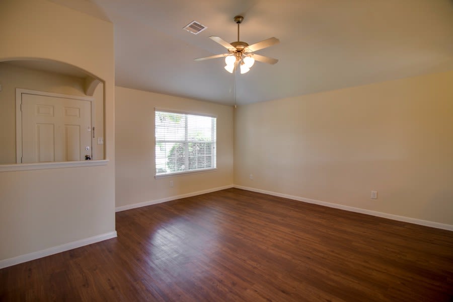 6047 Brenwood Trails Ln photo 3