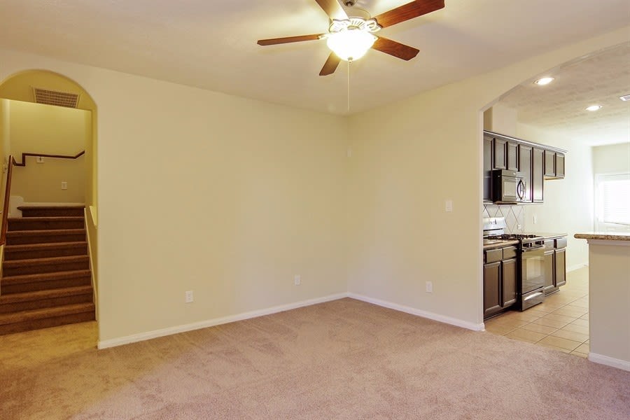 30615 Woodson Trace Dr photo 2