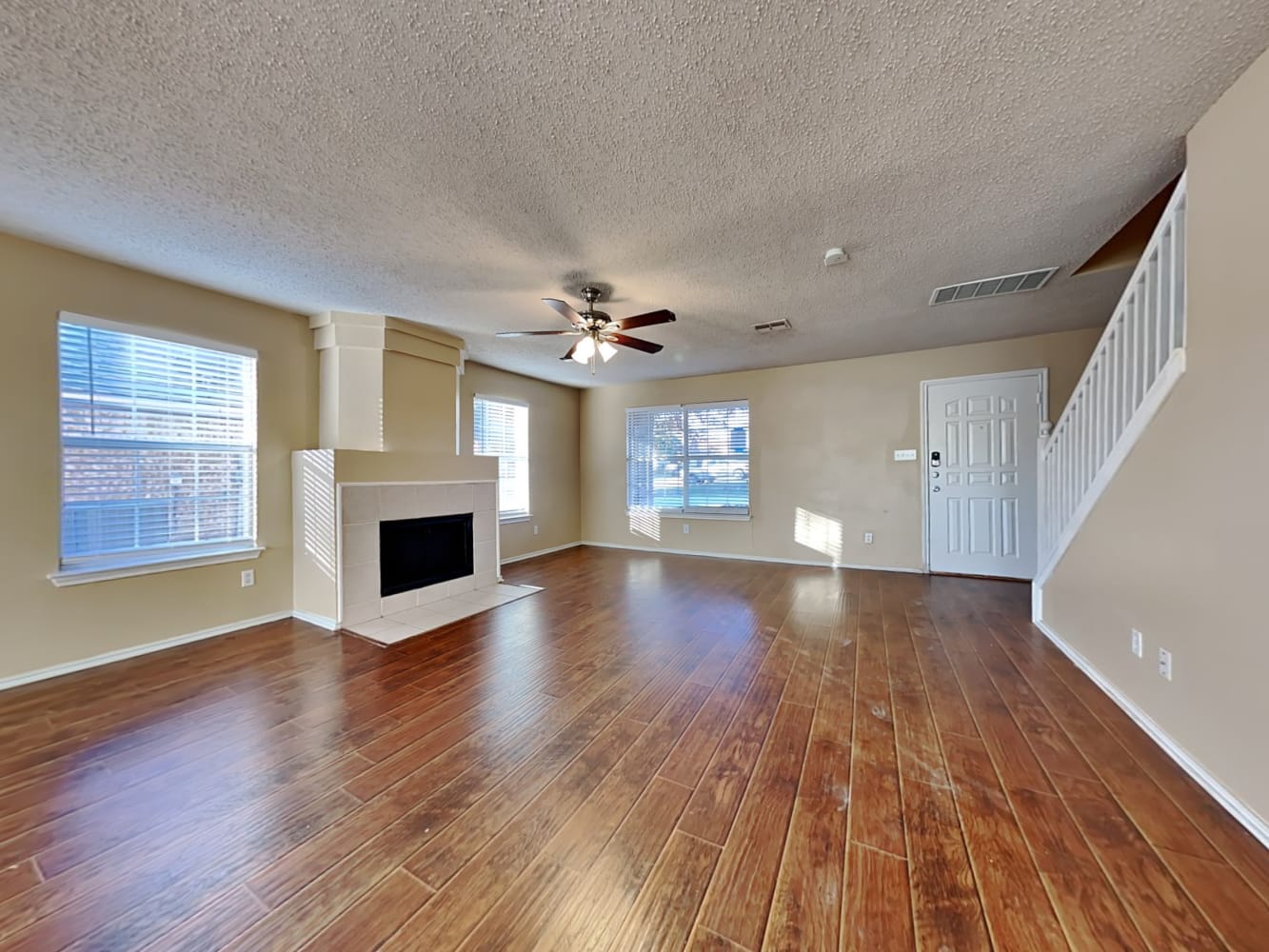 2100 Collington Dr photo 4