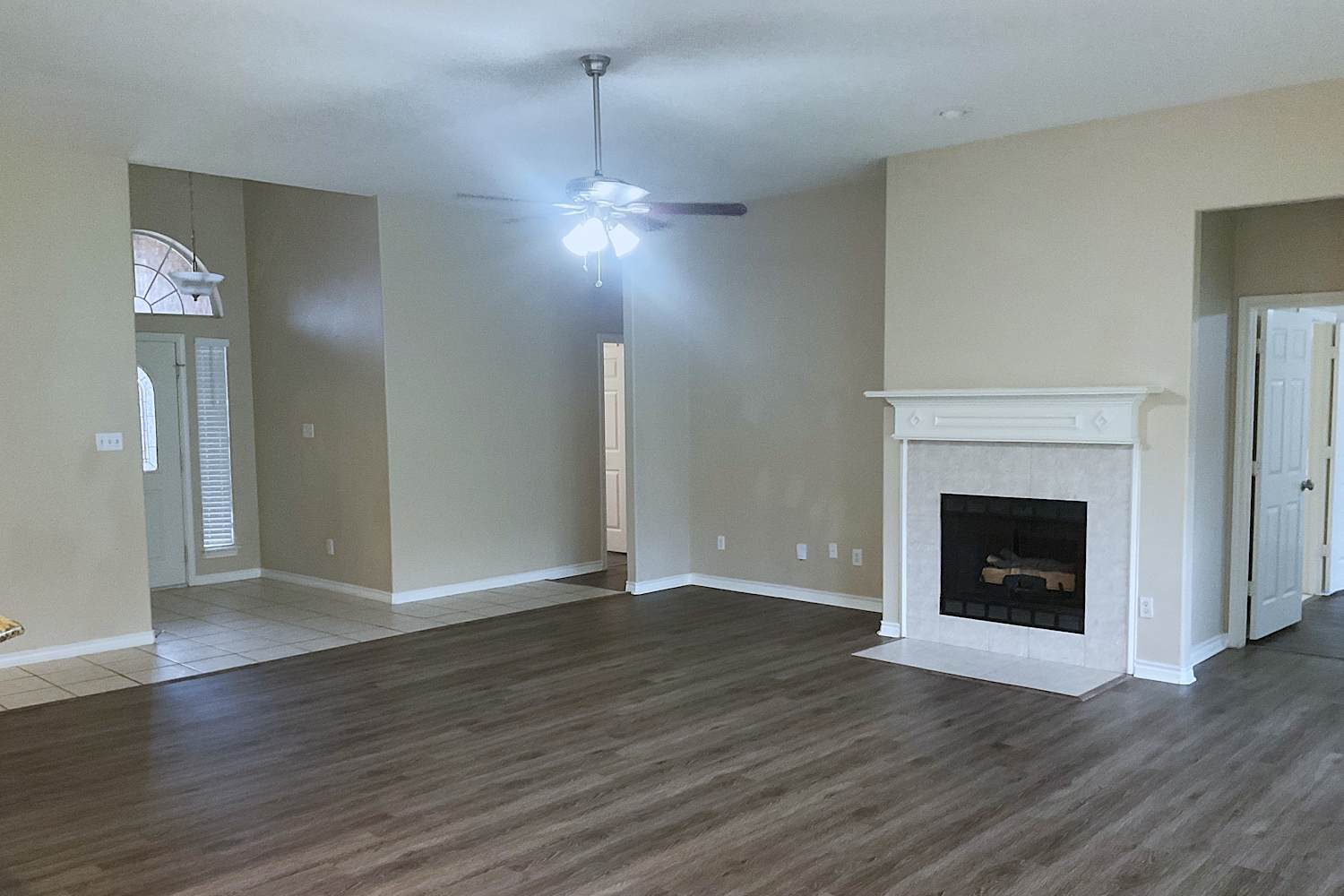 2105 Nugent Dr photo 2