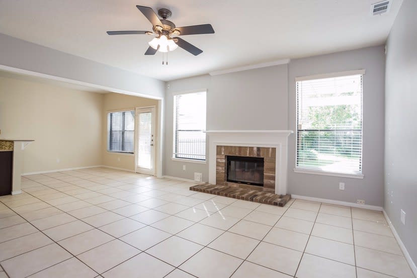 2117 Shadow Bay Cir photo 5