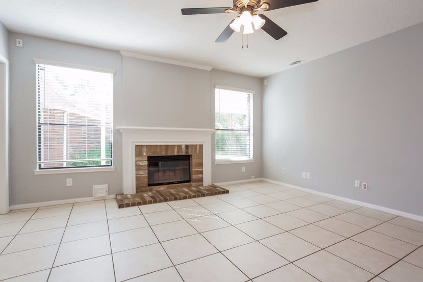 2117 Shadow Bay Cir photo 4