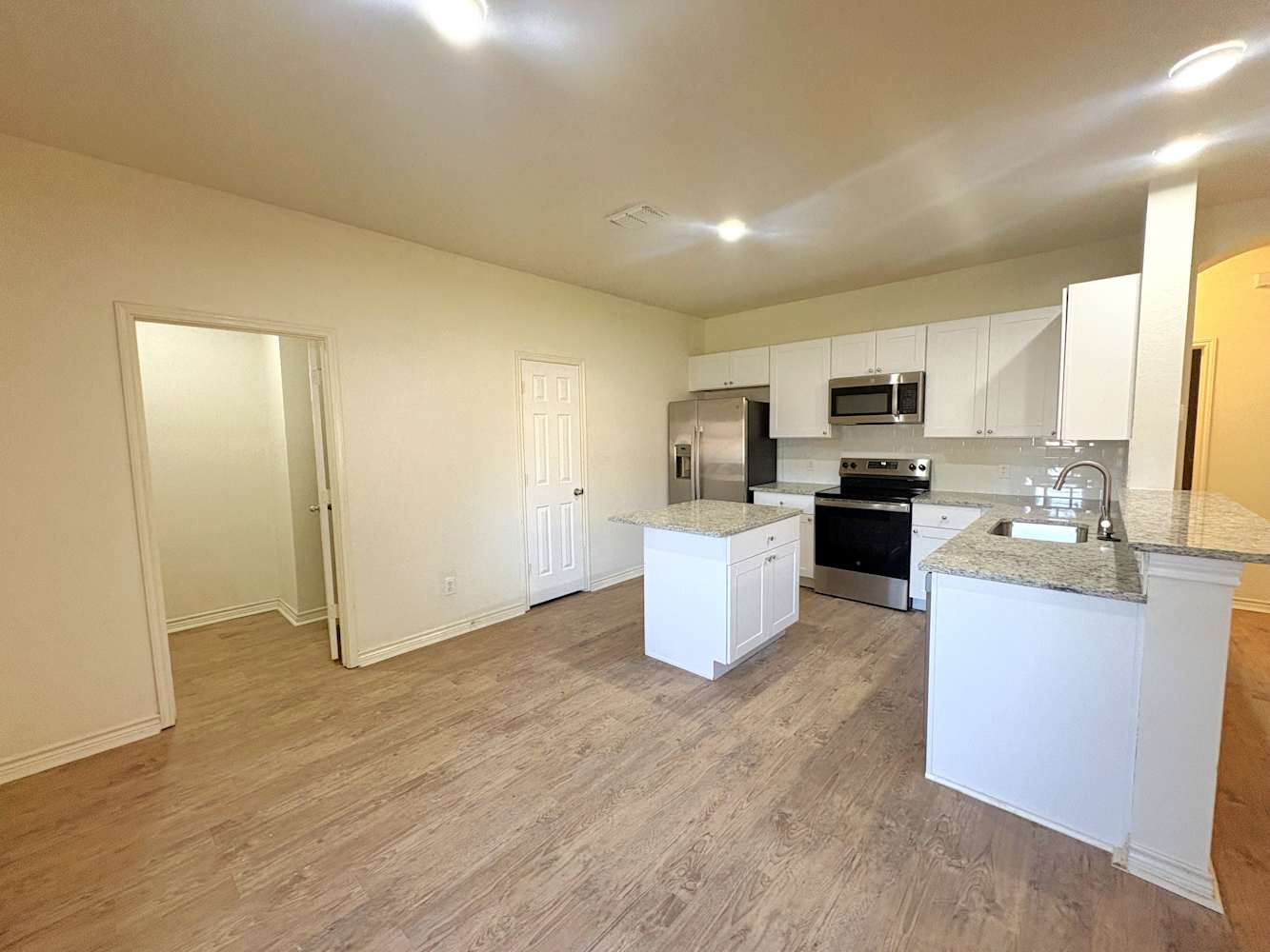 2146 Fair Weather Dr photo 4
